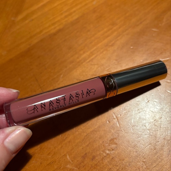 Anastasia Beverly Hills Liquid Lipstick Poet - Picture 6 of 13